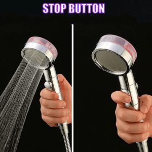 Ruka drži tuš sa dugmetom za zaustavljanje, prikazuje stanje sa uključenom i isključenom vodom.